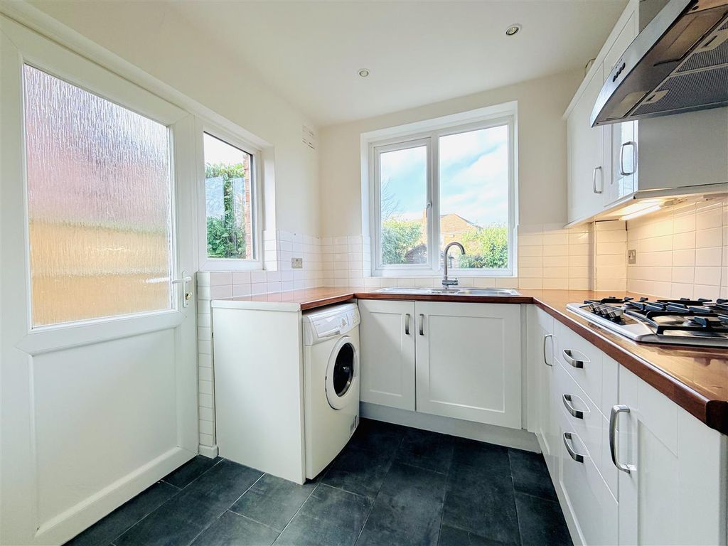 Property photo 3 of 22 Kitchen