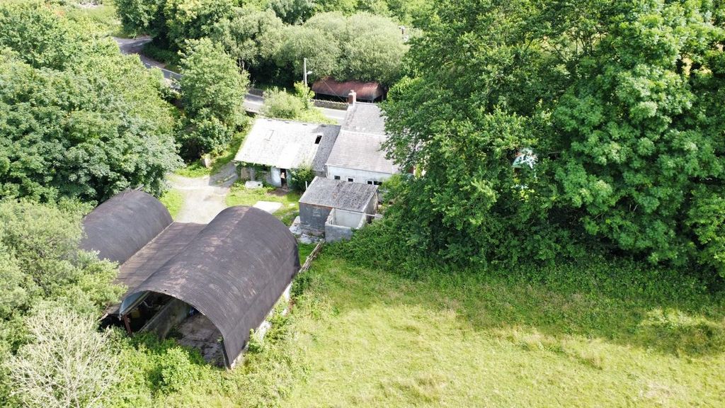 Property photo 2 of 22
