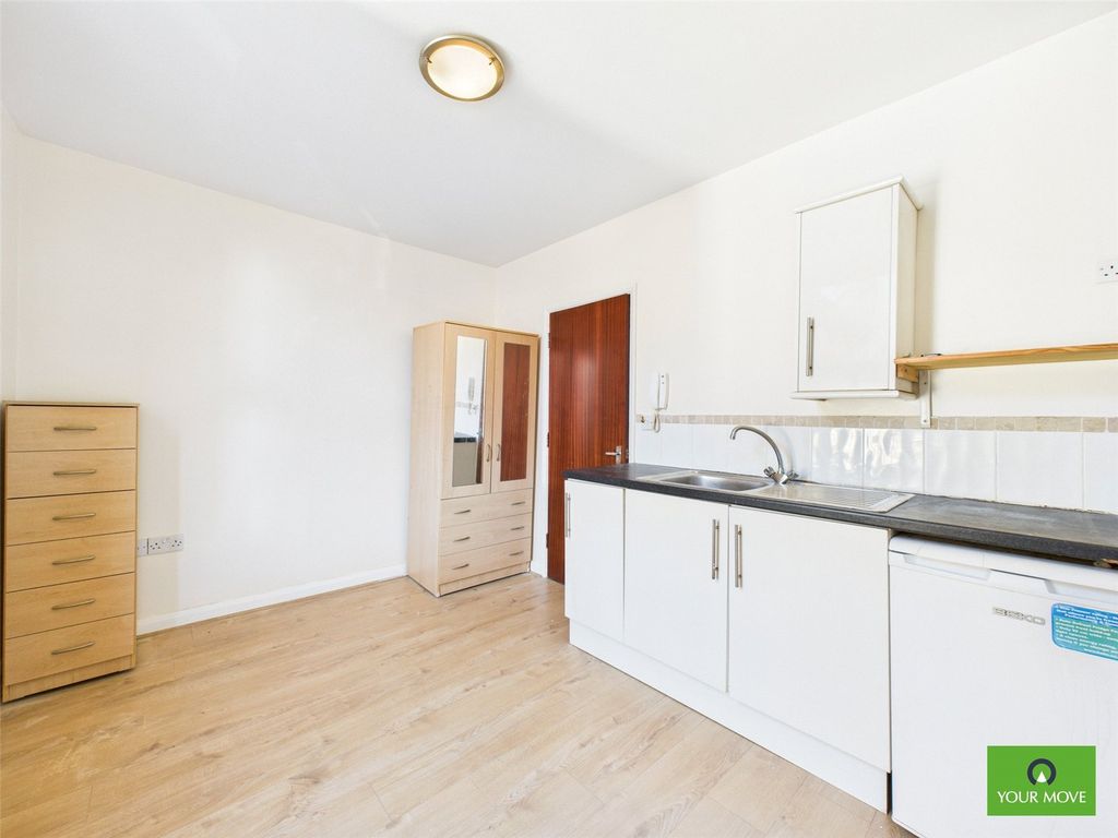 Property photo 3 of 12 Picture No. 02