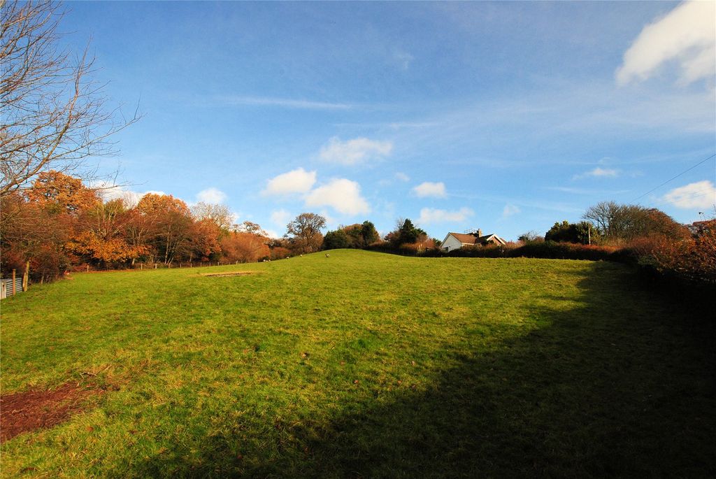 Property photo 3 of 8 Ground