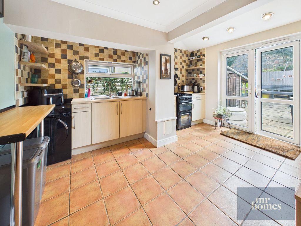 Property photo 2 of 50