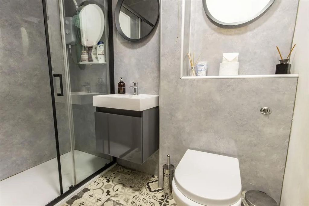 Property photo 3 of 6 Shared Bathroom.Jpg