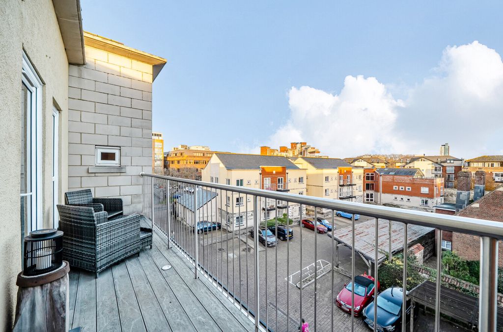 Property photo 1 of 13 1387615-17-69399F...