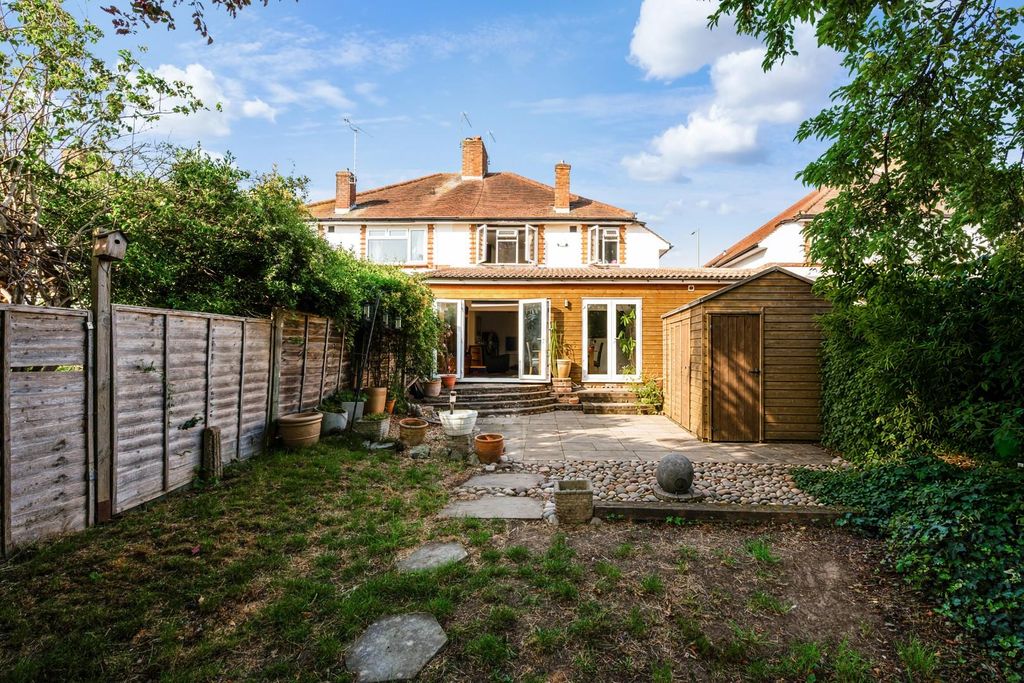 Property photo 3 of 14 Kingston Road