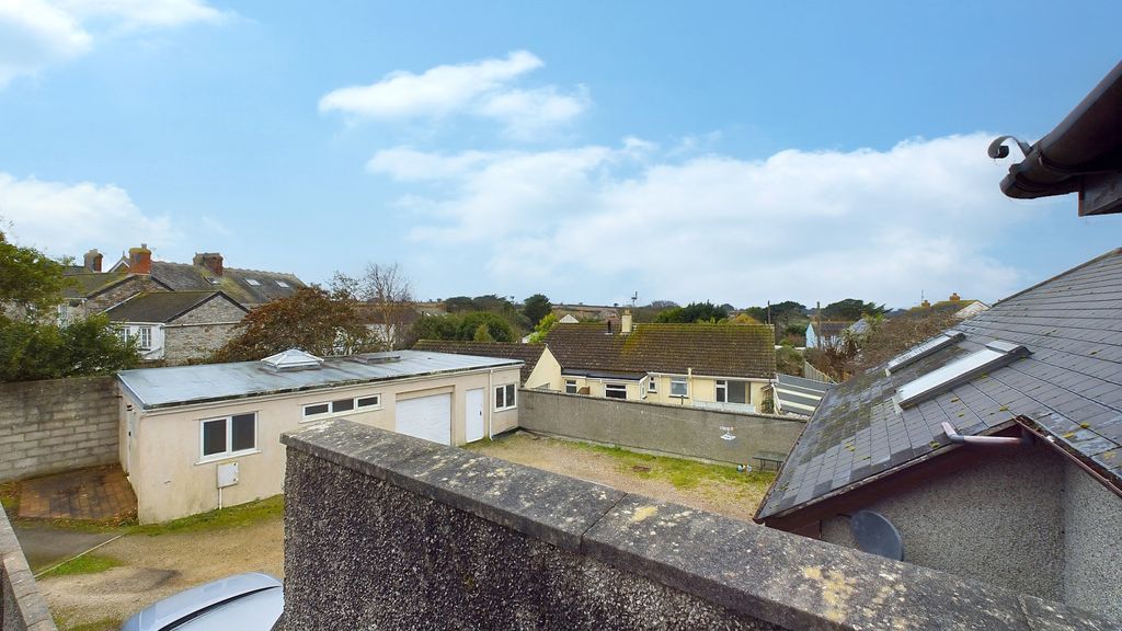 Property photo 2 of 8 Gallery