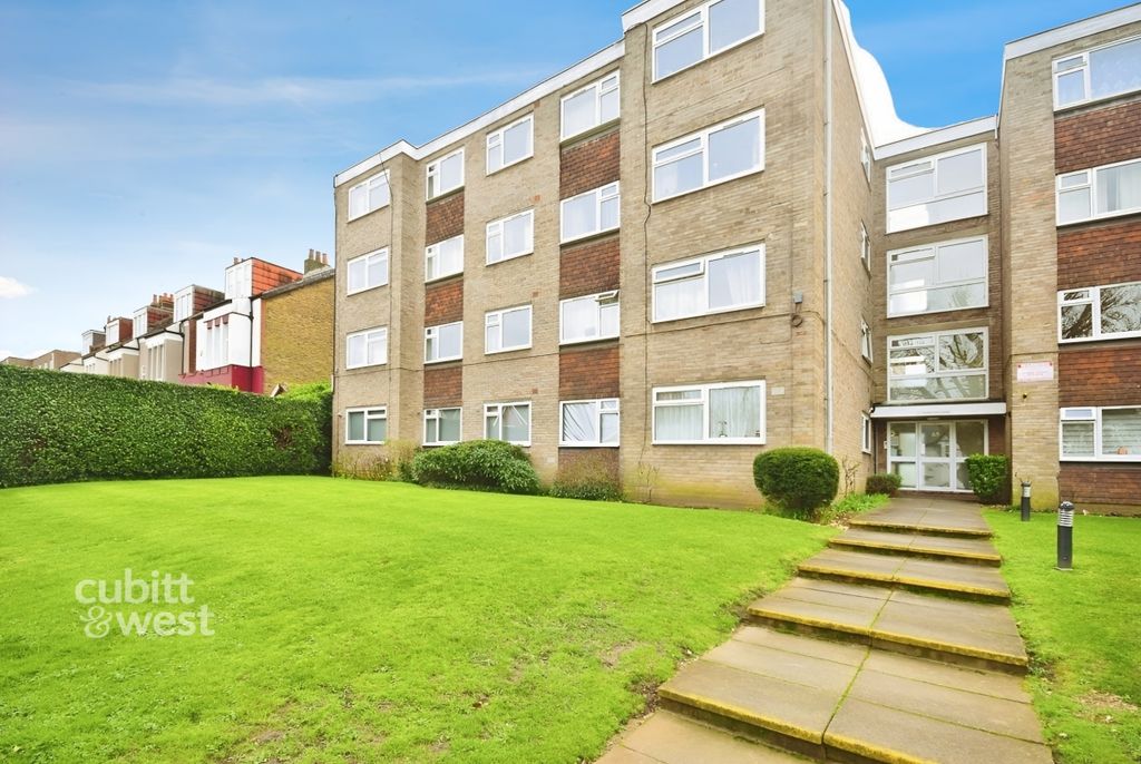 Property photo 2 of 12 6B3Db0De-122