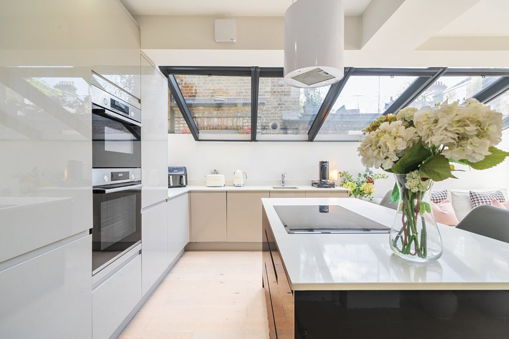 Property photo 3 of 18 Picture No. 02