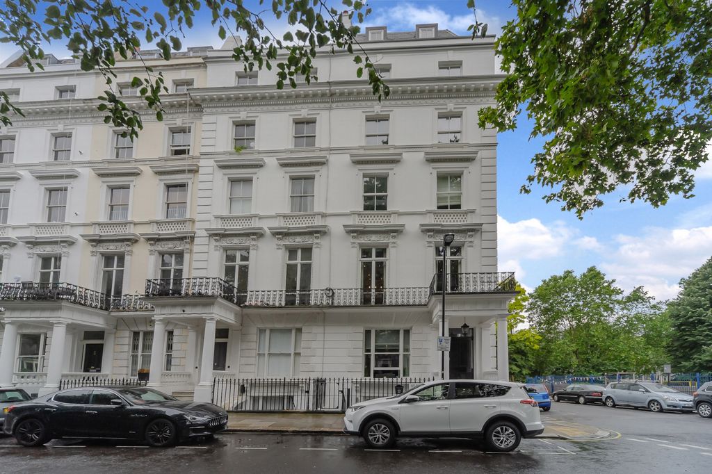 Property photo 1 of 12 Photo 5