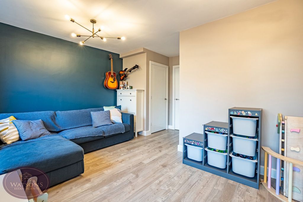 Property photo 3 of 27