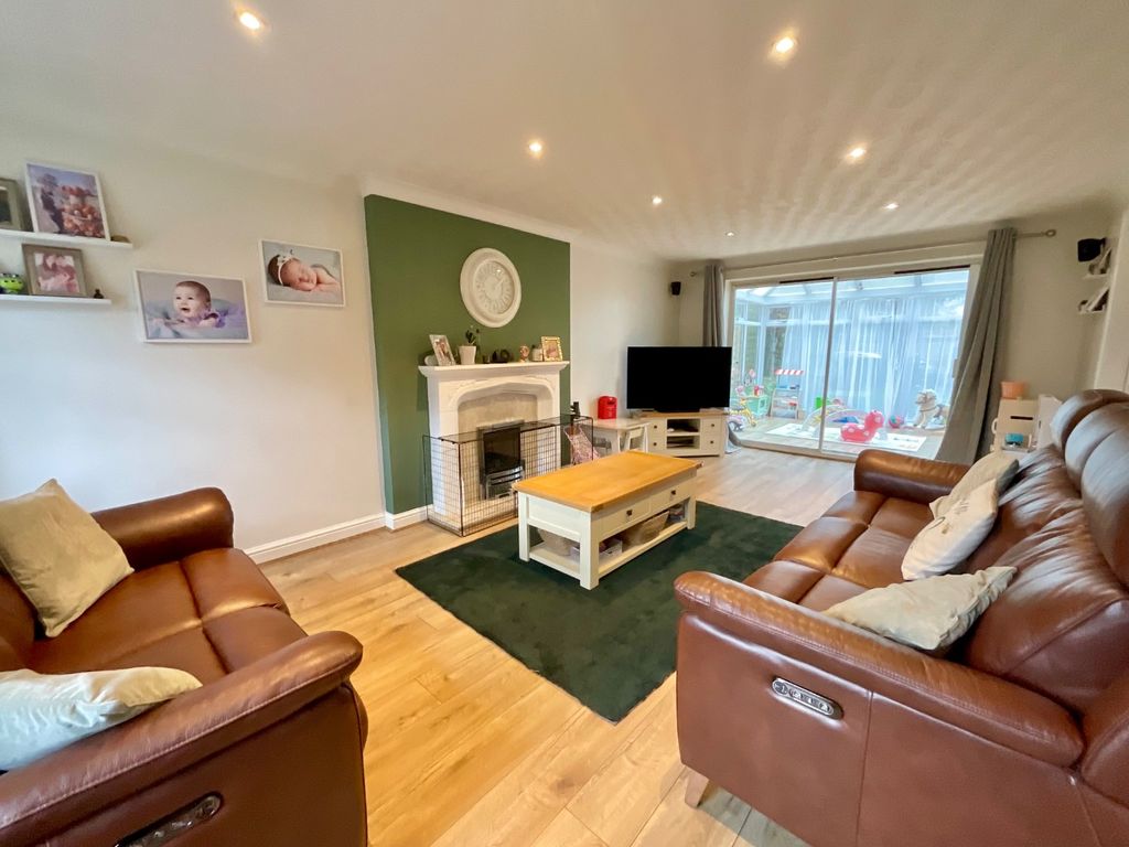 Property photo 2 of 41 4689943