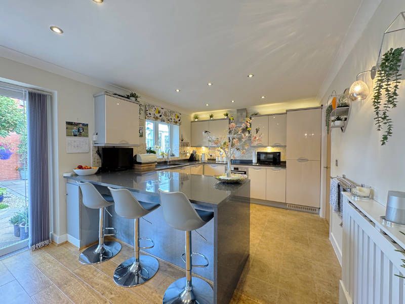 Property photo 2 of 43 Breakfast Kitchen