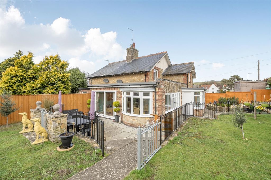 Property photo 1 of 22 1422515-3-69B01A8932Cb9.Jpg