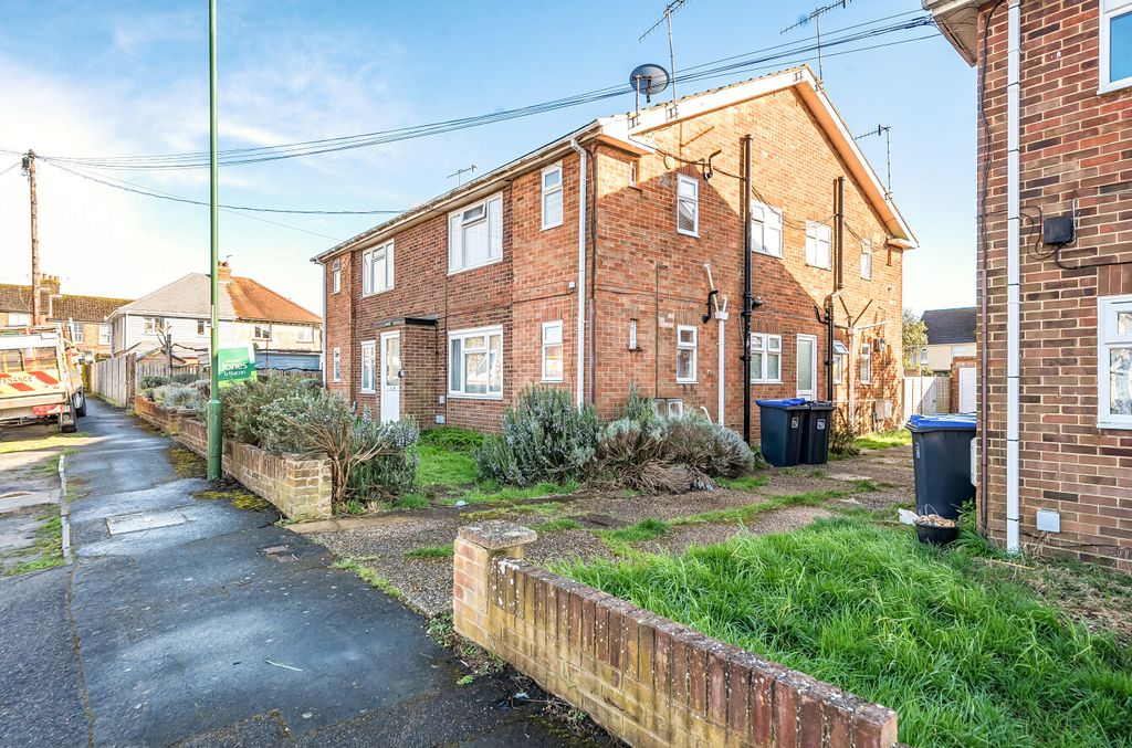 Property photo 1 of 6 1434688-1-69c40A0...