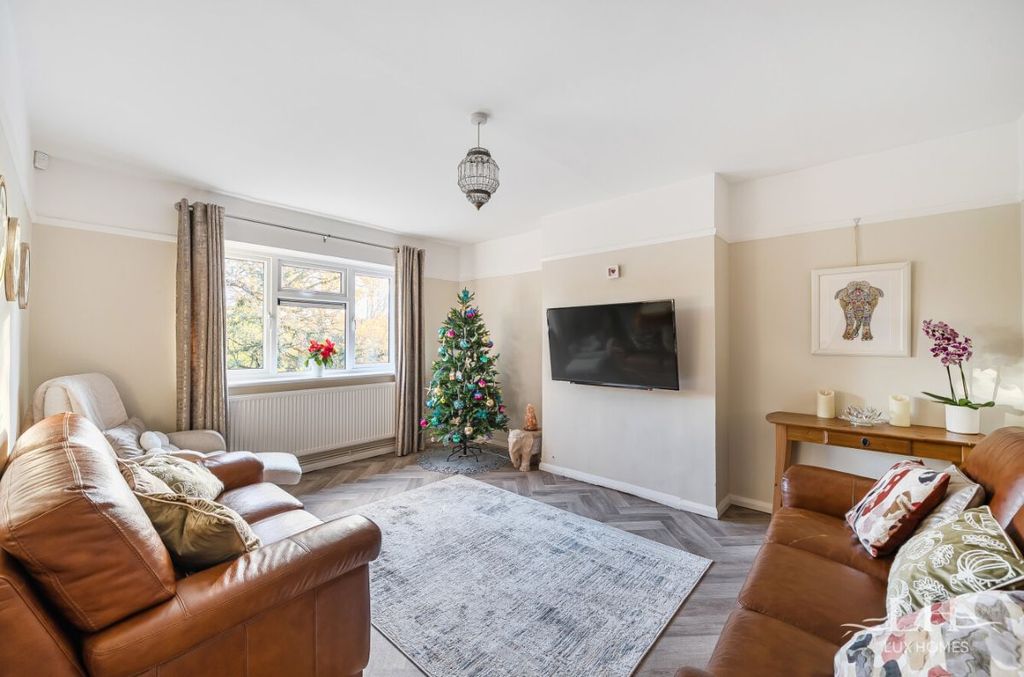 Property photo 2 of 24