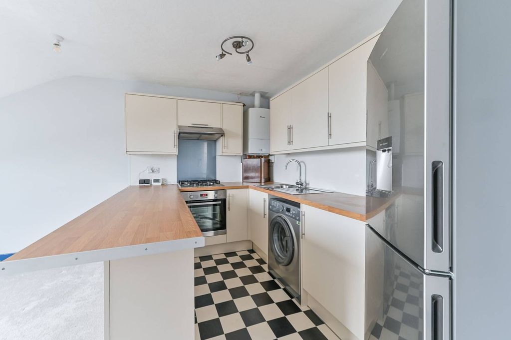 Property photo 3 of 7