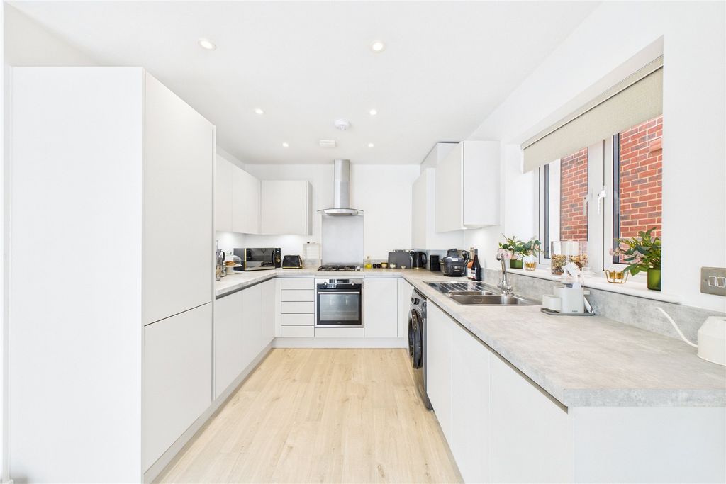 Property photo 3 of 12 Picture No. 12