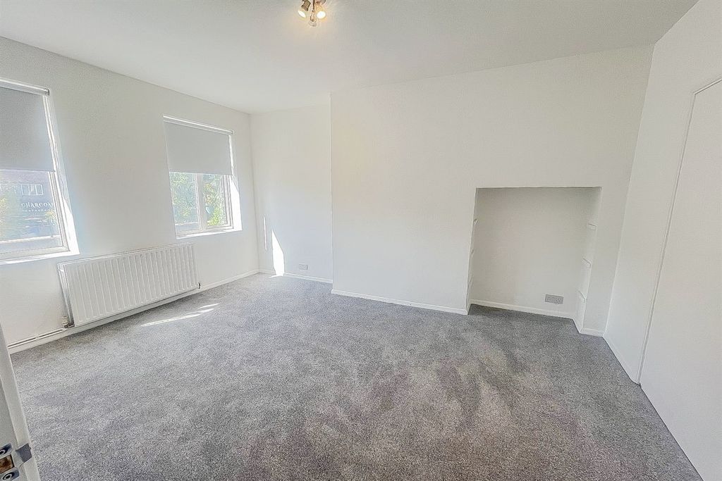 Property photo 1 of 7 (Main)