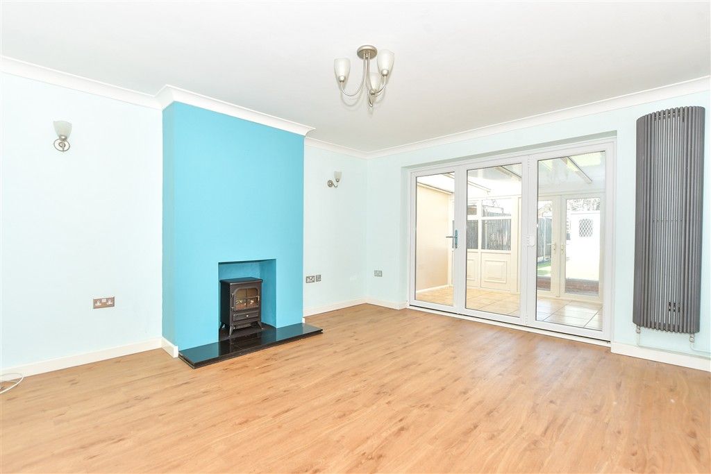 Property photo 1 of 13 Lounge