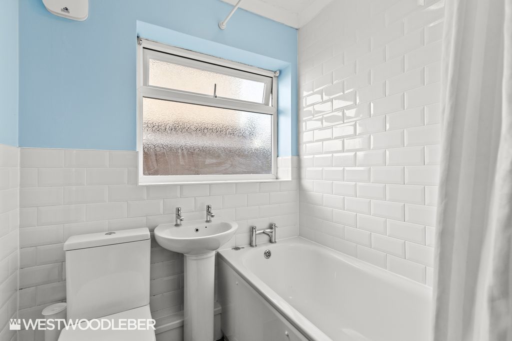 Property photo 3 of 11 Waltonroad_2