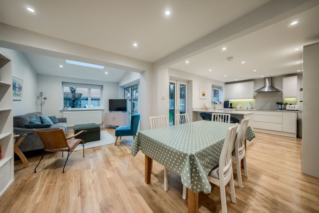 Property photo 1 of 23 Xt5A7954-Hdr(3)