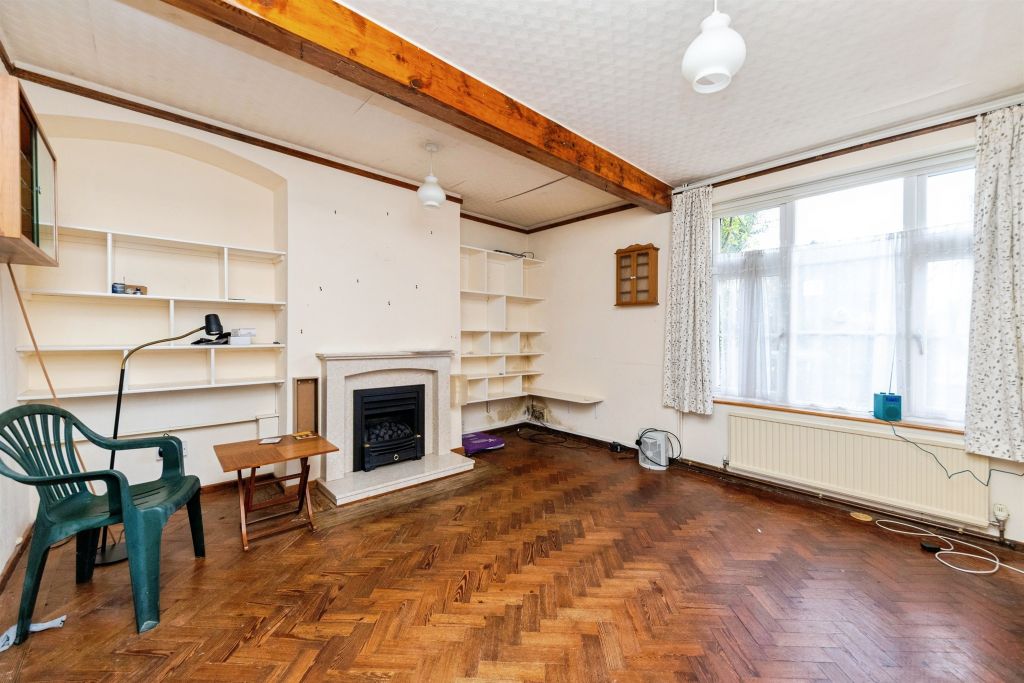 Property photo 2 of 27