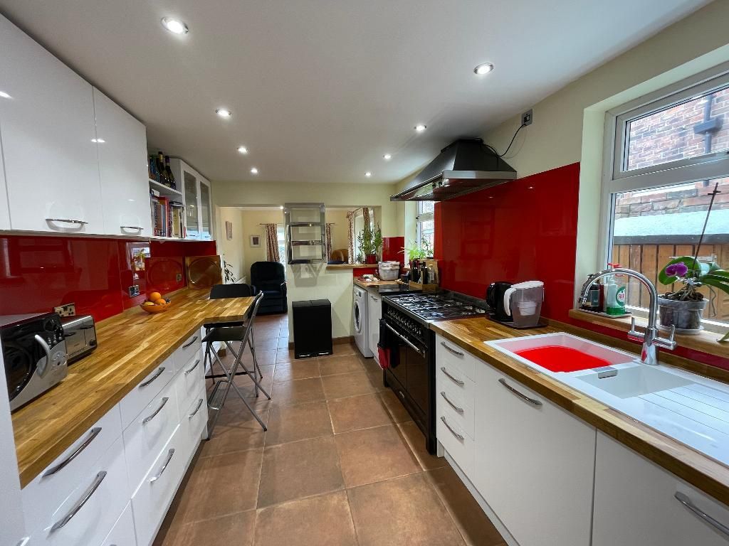 Property photo 3 of 21 Kitchen
