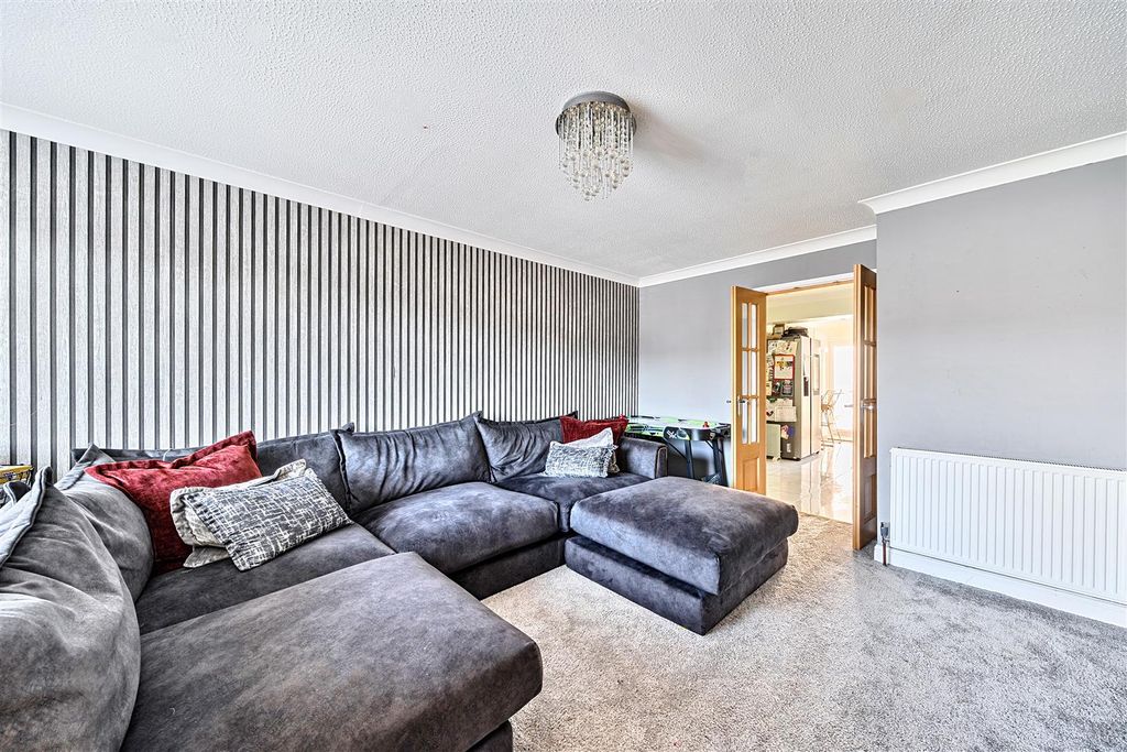 Property photo 3 of 22 Living Room