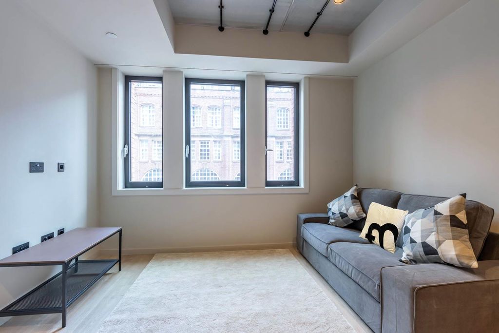 Property photo 1 of 24 Living Area
