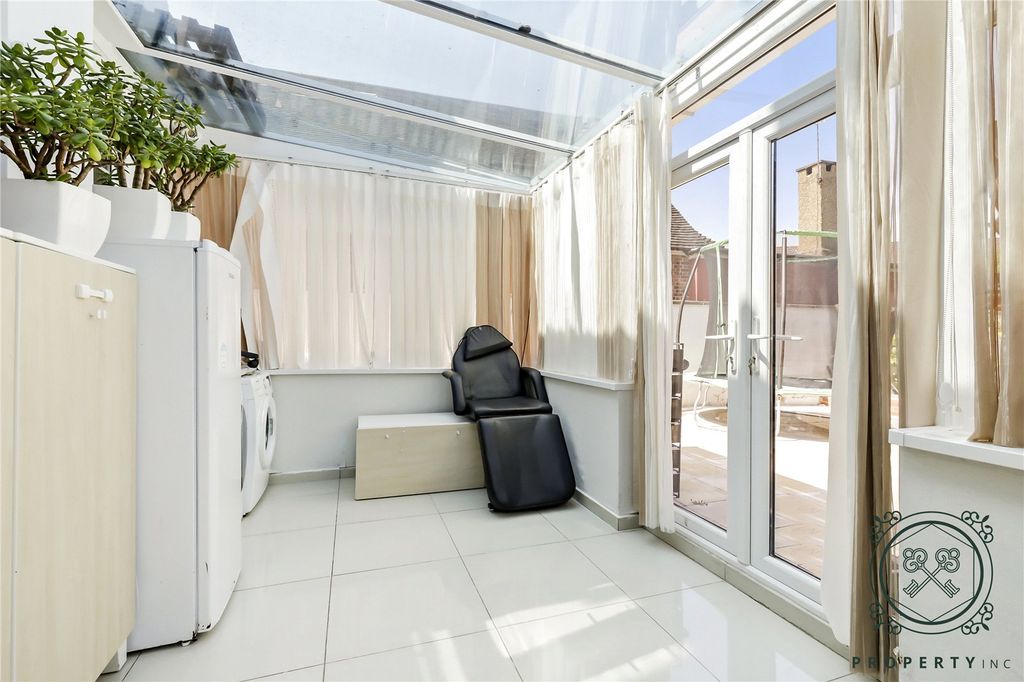 Property photo 3 of 14 Picture No. 07