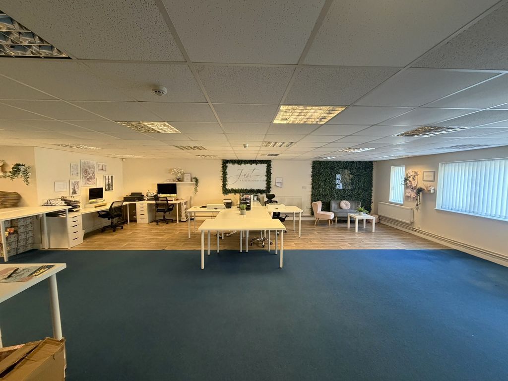 Property photo 3 of 9 Photo 1