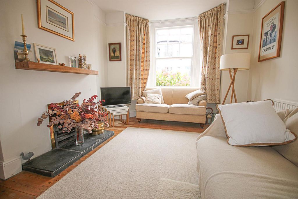 Property photo 3 of 13 Lr 1.Jpg