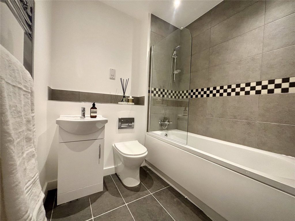 Property photo 3 of 33 Picture No. 31