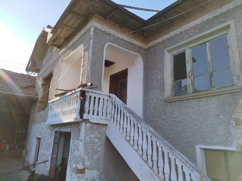 Property photo 1 of 9