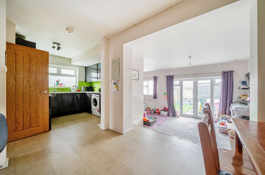 Property photo 2 of 9 1421467-7-69Aebd0...