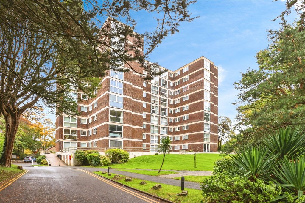 Property photo 3 of 16 Picture No. 12