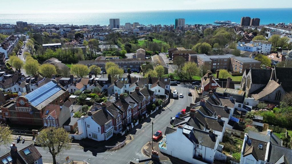 Property photo 1 of 29