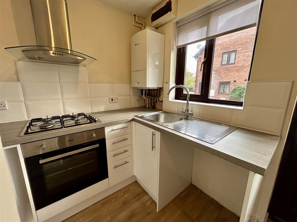 Property photo 3 of 17 Kitchen.Jpeg