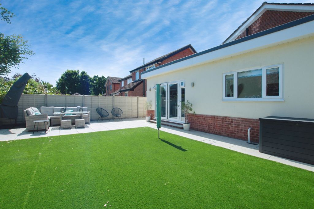 Property photo 2 of 33