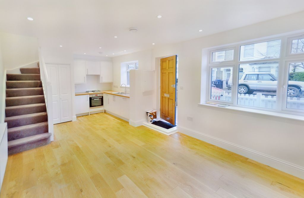 Property photo 2 of 7