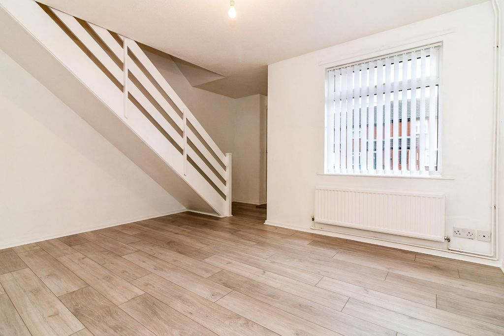 Property photo 2 of 8 Picture No. 03