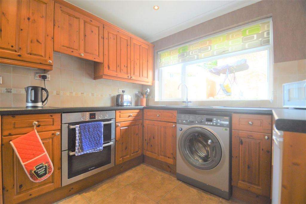 Property photo 2 of 21 Kitchen/ Diner