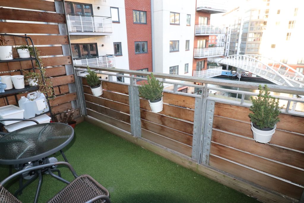 Property photo 2 of 14 Photo 02