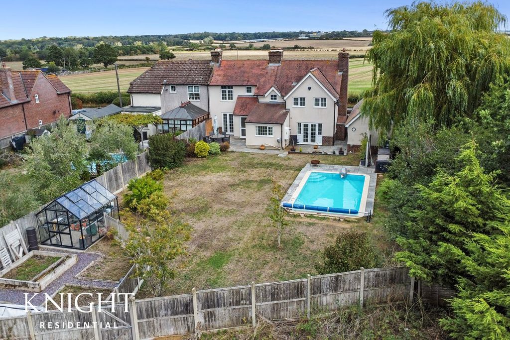 Property photo 2 of 26