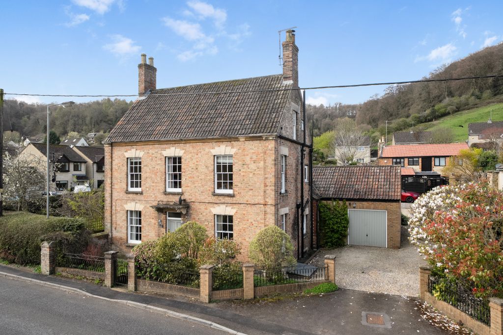 Property photo 1 of 20