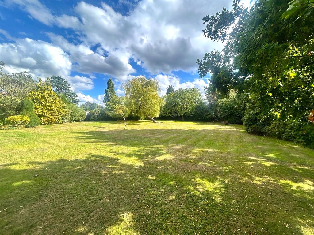 Property photo 2 of 13 Gardens Asp 2.Jpg