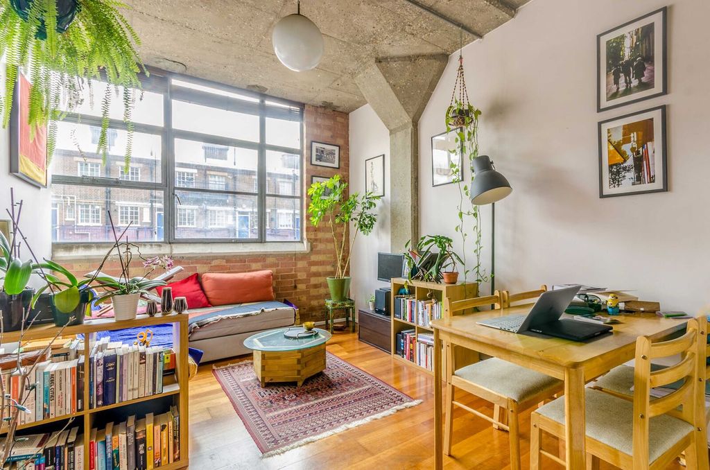 Property photo 1 of 5