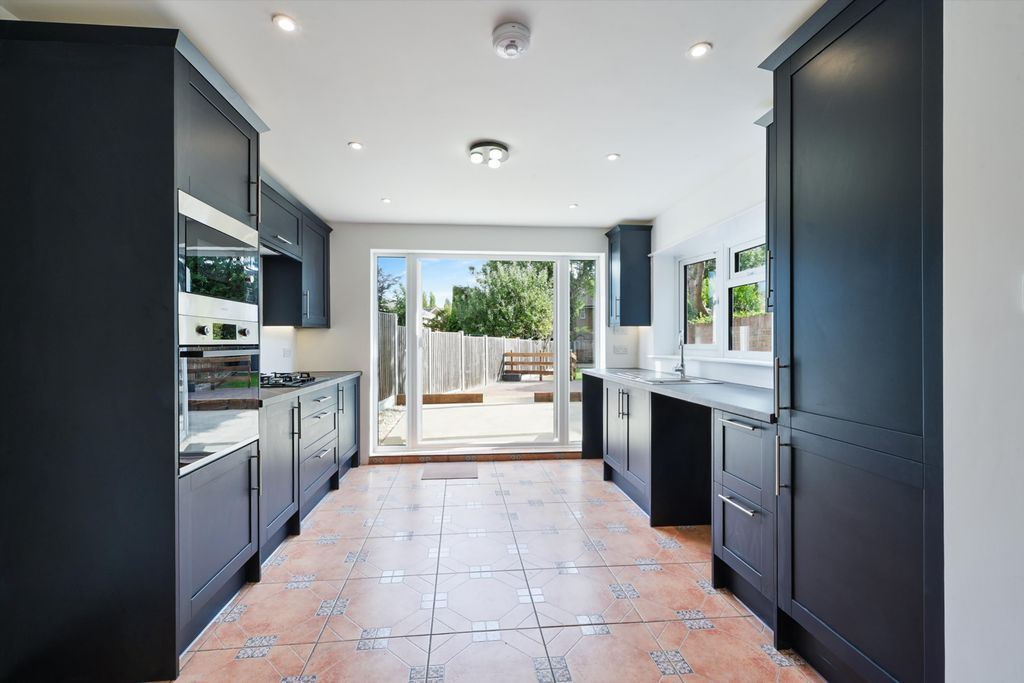 Property photo 3 of 16 Image