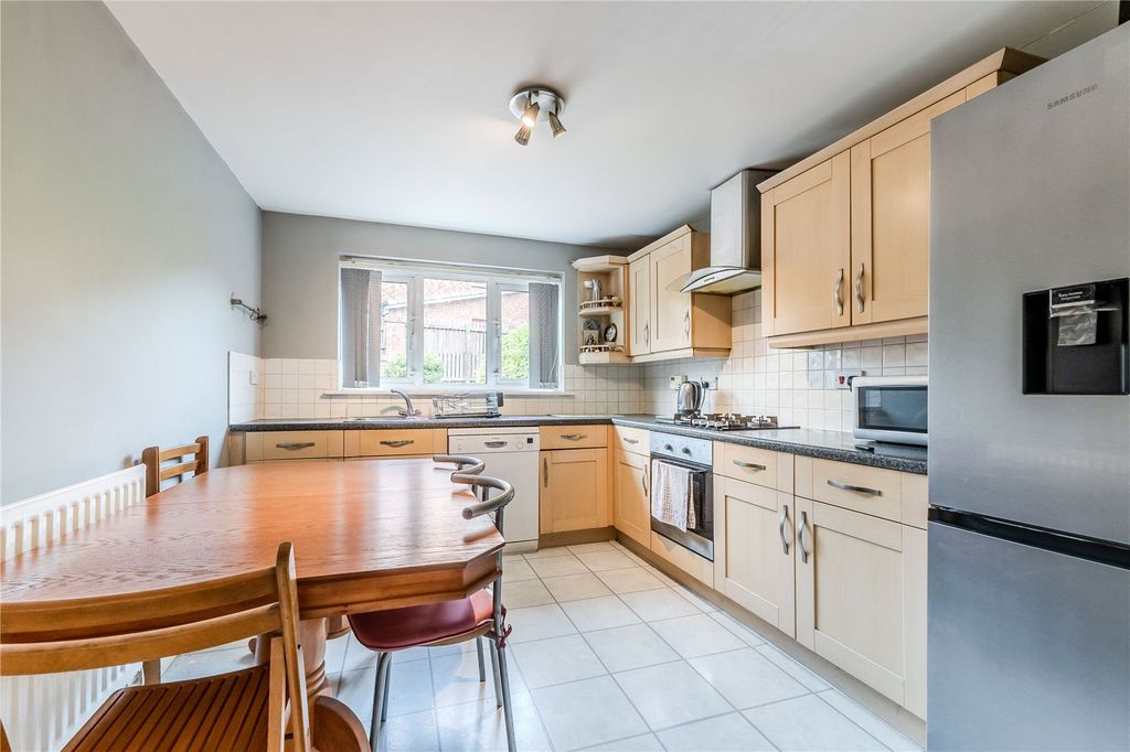 Property photo 3 of 16 Breakfast Kitchen