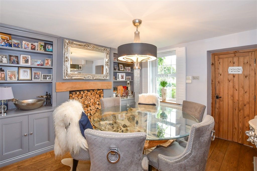 Property photo 3 of 16 Dining Area