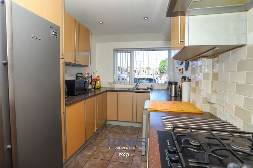 Property photo 3 of 13